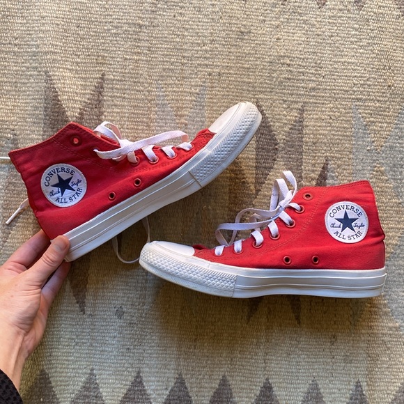 Red High-Top Converse Sneakers Chuck Taylor All Star - Picture 4 of 6